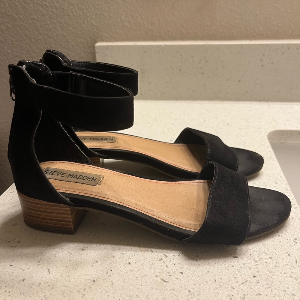 Steve Madden Black Suede strap heels